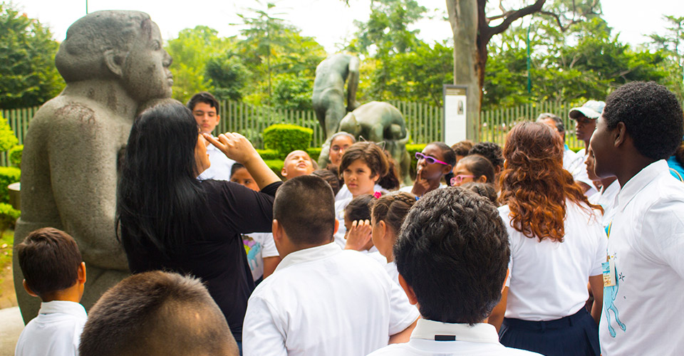 Visita al Museo de Arte Costarricense